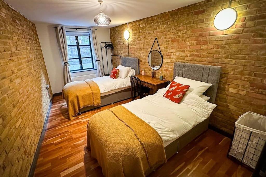 Luxury Warehouse Conversion - Shoreditch * Londra
